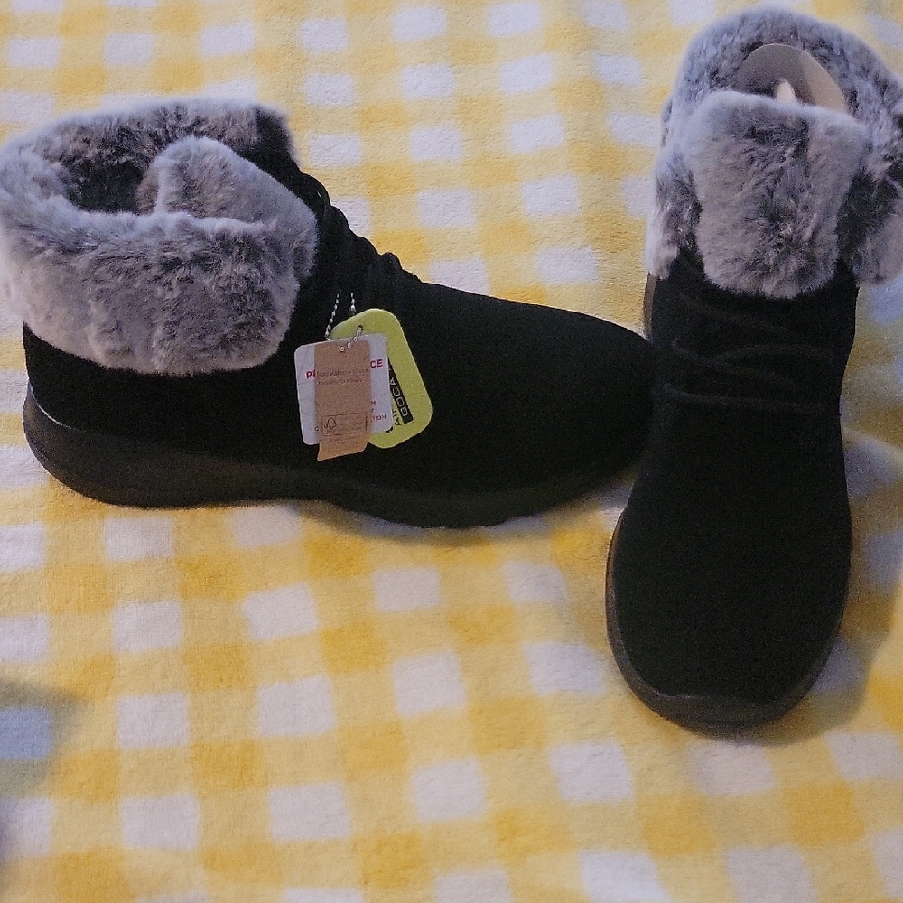 Women's Black Fur-Lined Boots